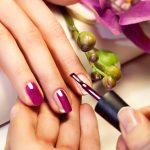Traumhaftschöne Nägel bei Maniküre und Pediküre im Massage- & Fußpflegestudio Seven Senses.