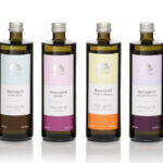 Die angenehmste und sinnlichste Anwendung von Ölen ist die Aromaölmassage.
